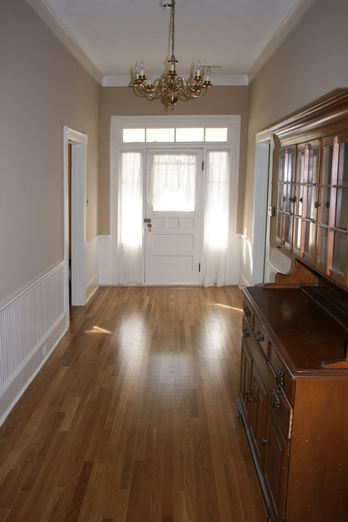 Inside/CenterHallBacktoFront.JPG